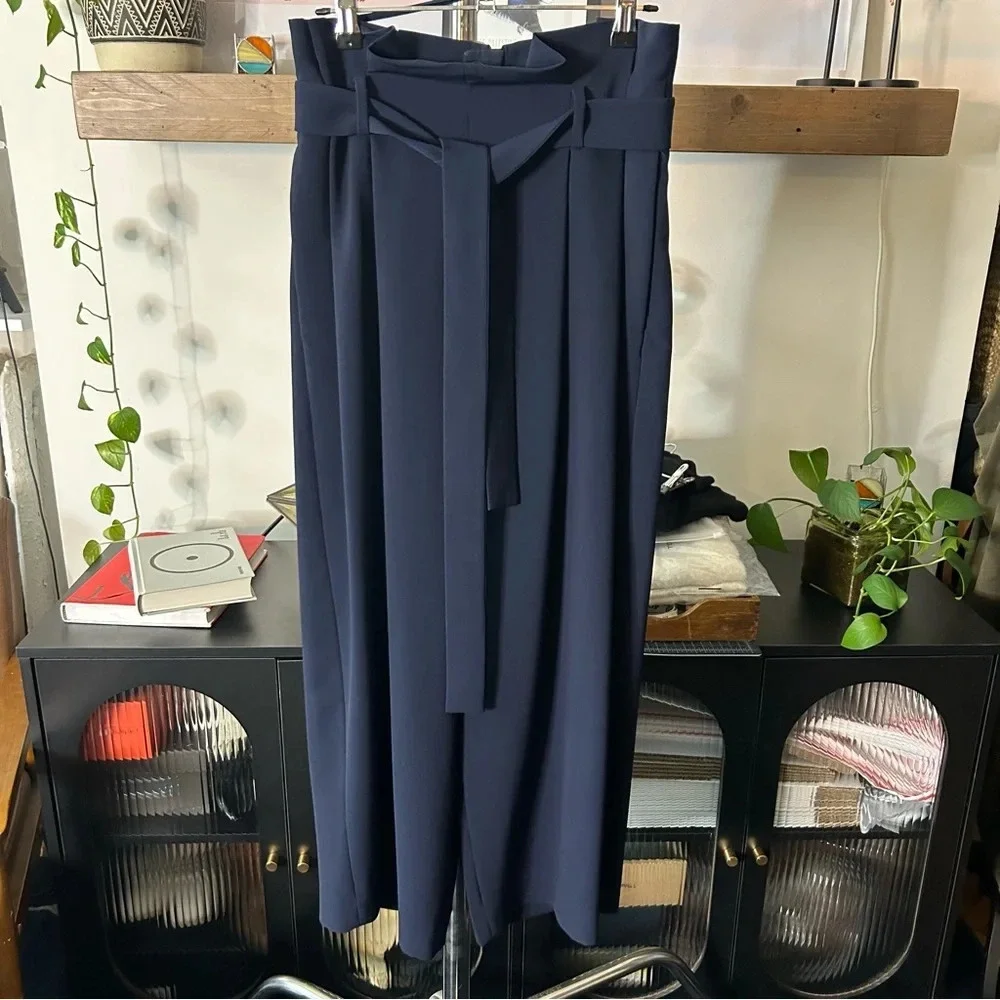 COS Ultra High Rise Belted Paper Crop Pants‎ - Picture 2 of 8